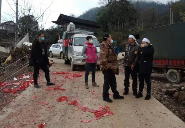 抗擊疫情華融在行動之六:奮戰(zhàn)在扶貧戰(zhàn)“疫”一線的華融身影